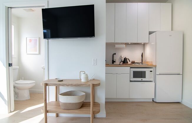 Studio, 1 bath, 214 sqft, $1,325, Unit 302