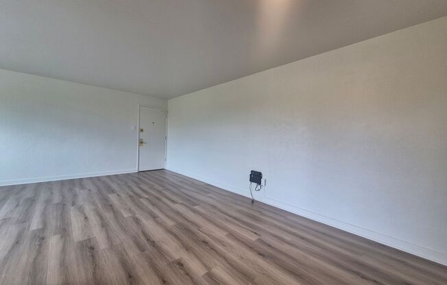 1 bed, 1 bath, 600 sqft, $1,299, Unit 5631 Rippey St. #C6