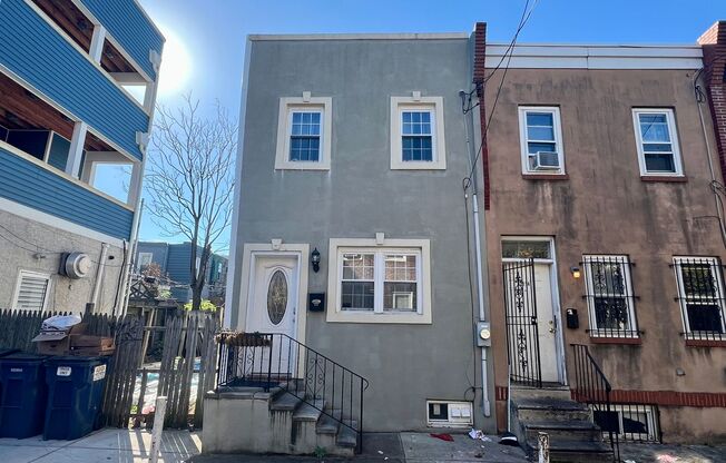 Stunning 2-Bedroom Townhome with Finished Basement in Point Breeze! Available NOW!