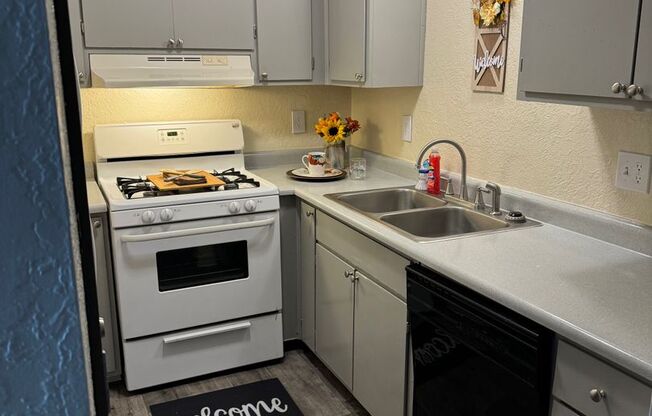 2 beds, 1 bath, 900 sqft, $1,150, Unit 314
