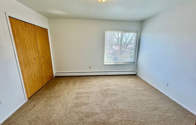 2 beds, 1 bath, 900 sqft, $1,295, Unit 26