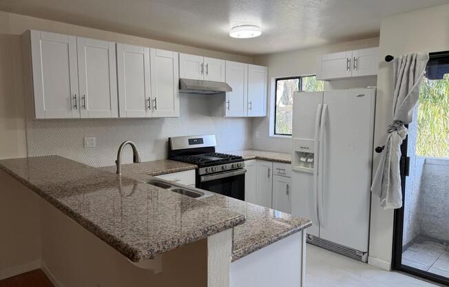 3 beds, 2 baths, 1,282 sqft, $2,795, Unit 313