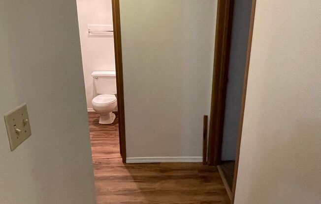 2 beds, 1.5 baths, 900 sqft, $1,600, Unit C105