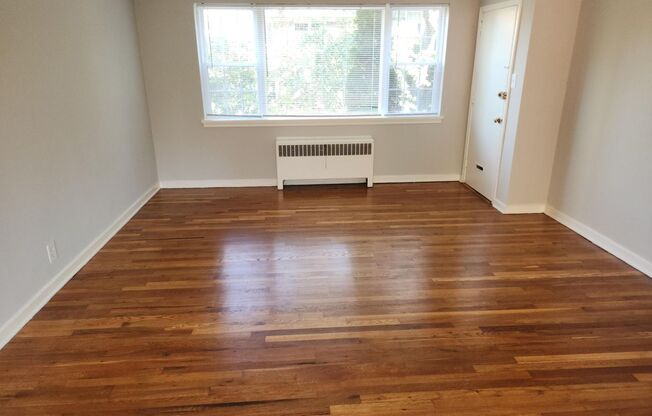 2 beds, 1 bath, 897 sqft, $2,385, Unit A-15