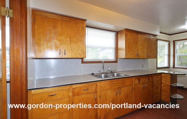 2 beds, 1 bath, $1,875, Unit 2805