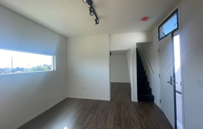 2 beds, 1 bath, 645 sqft, $2,695, Unit 209