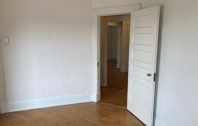 2 beds, 1 bath, 764 sqft, $1,549, Unit 1301-61