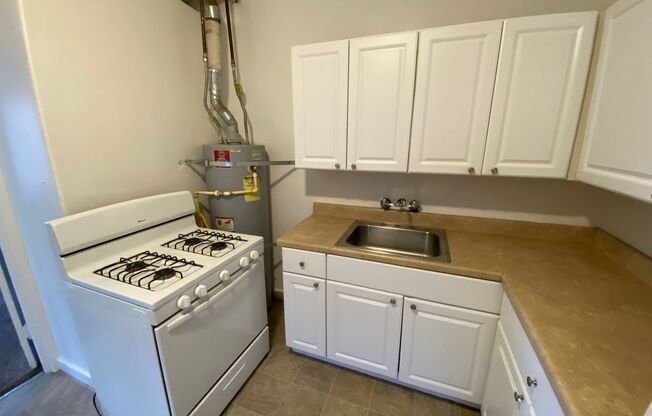 1 bed, 1 bath, 600 sqft, $875, Unit 723