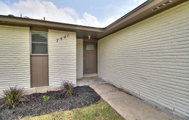 7441 Milky Way Dr - 3/Bed 2/Bath - $1649/mo