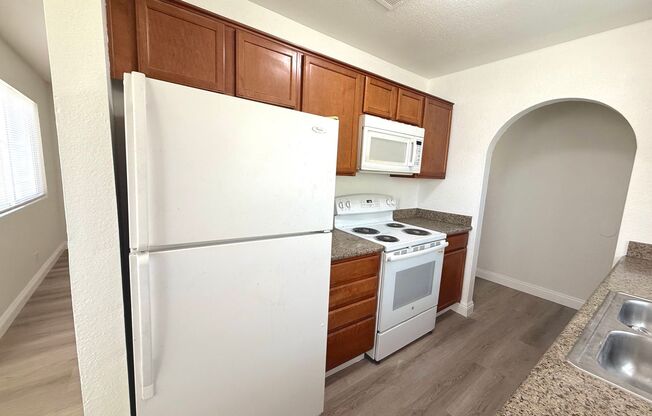 SPACIOUS 2BED/2BATH CONDO * SECOND FLOOR UNIT*
