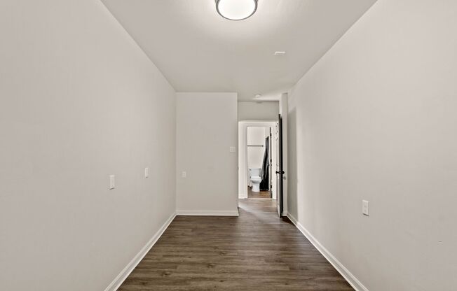 1 bed, 1 bath, 800 sqft, $699, Unit 103 W Lincoln Ave #7