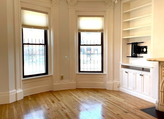 683 MASSACHUSETTS AVE