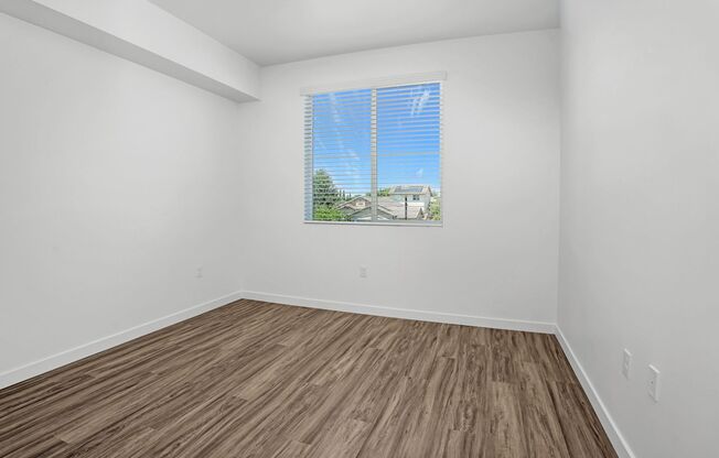 1 bed, 1 bath, 692 sqft, $1,545, Unit 102