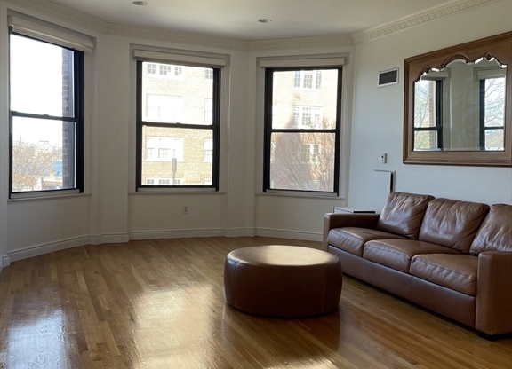 2 beds, 2 baths, 1,130 sqft, $4,850, Unit 304