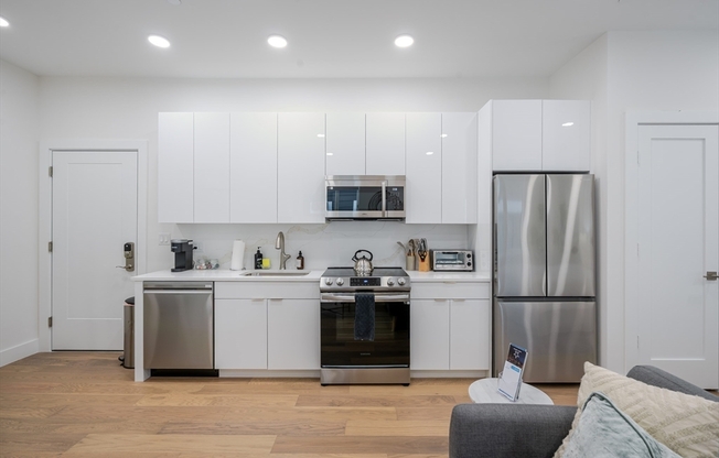 Studio, 1 bath, 450 sqft, $4,500, Unit 404FURNISHE