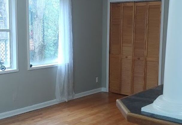 2 beds, 1 bath, 850 sqft, $1,650, Unit Apt 1