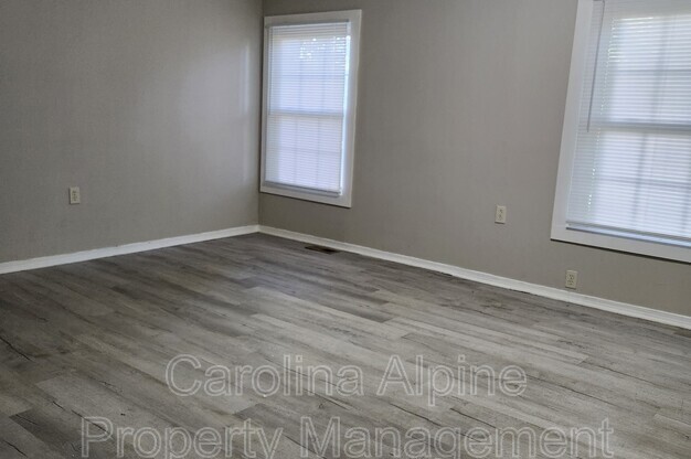 513 BUCKLE BEE RD