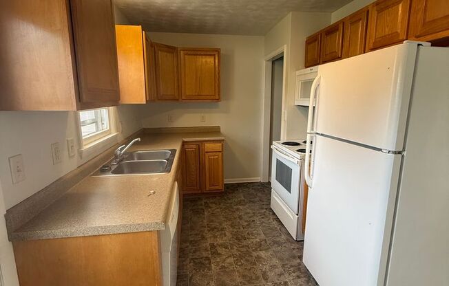 ~ RENT SPECIAL ~ HOLIDAY MERRINESS ~ Spacious 3-Bedroom, 2-Bathroom Home – West Side Location