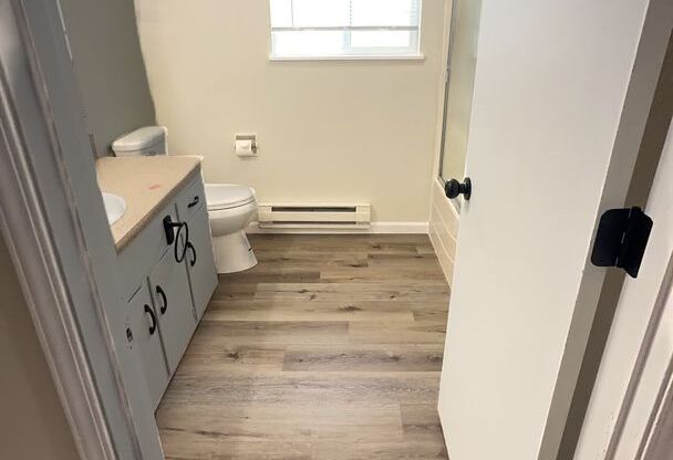 Price Drop! Single-level duplex in Jefferson