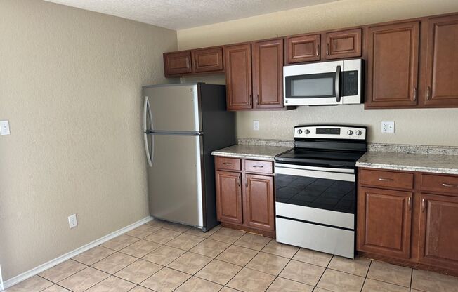 3 beds, 2 baths, $1,550