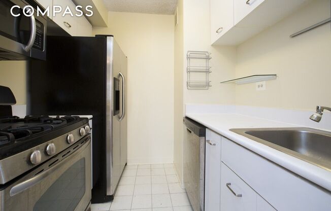 1 bed, 1 bath, 671 sqft, $4,000, Unit 23D