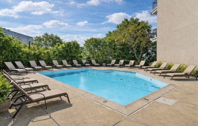 2 beds, 1 bath, 760 sqft, $2,400, Unit 605