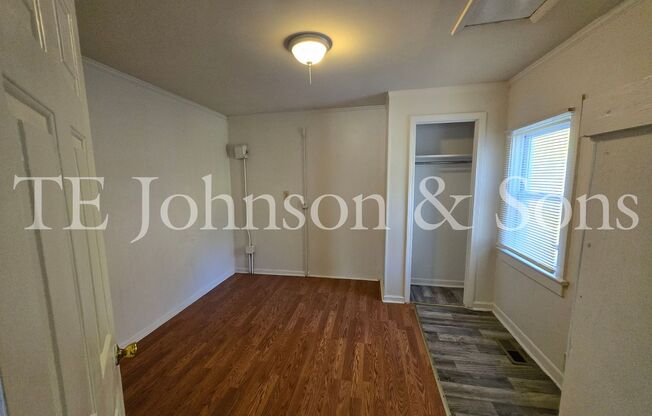 2 beds, 1 bath, $995