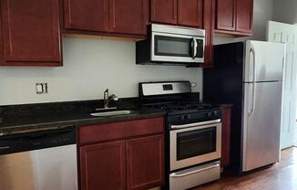 3 beds, 1 bath, 1,200 sqft, $1,700, Unit 4633-3S