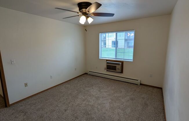 2 beds, 1 bath, 1,100 sqft, $1,359, Unit 1053 6309