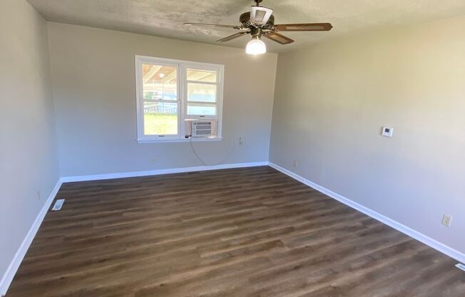 Updated 2 Bedroom 1 Bath