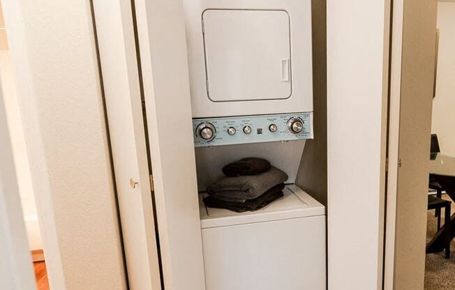 Everett Apartments - Tessera Apartments - Laundry