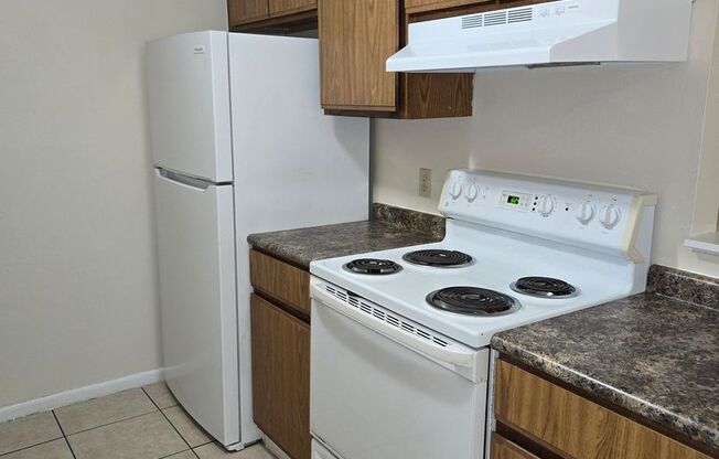 2 beds, 1 bath, $1,250, Unit Apt 25