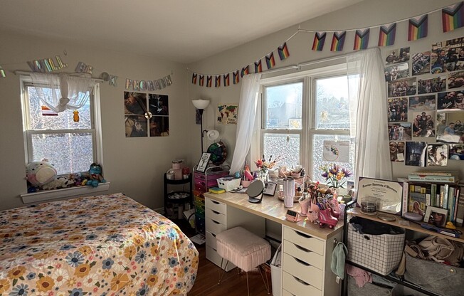 2 beds, 1 bath, $2,920, Unit 7
