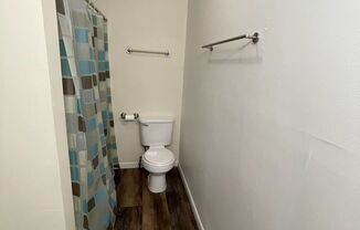 2 beds, 2 baths, $1,250, Unit 1