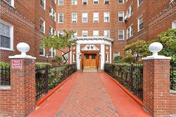 63-109 Saunders Street