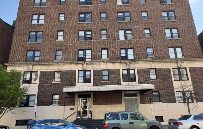 Studio, 1 bath, 350 sqft, $745, Unit 307