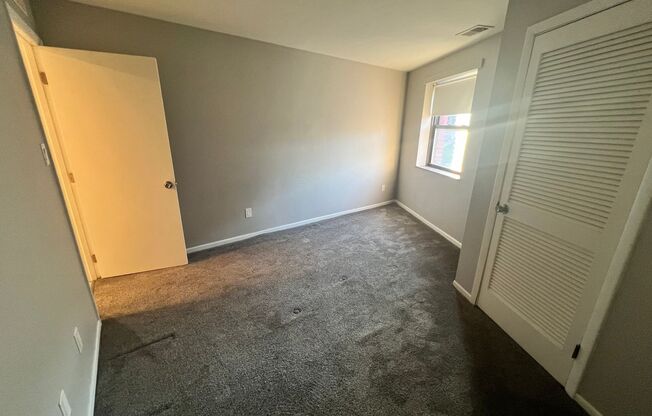 3 beds, 1 bath, $1,208, Unit 301