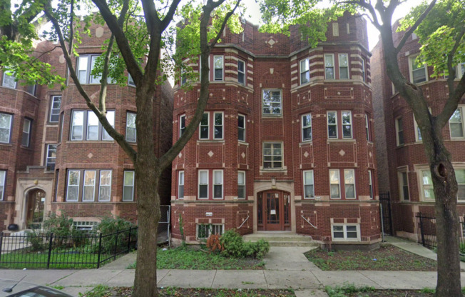 8139-8145 S Maryland Ave