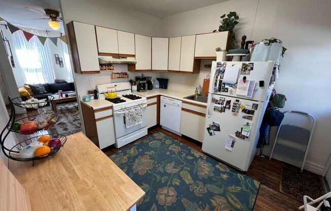 2BR HSE w/ HW Fl, W/D, Yard