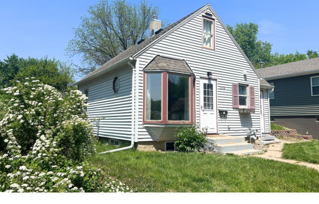 3 beds, 2 baths, $1,650