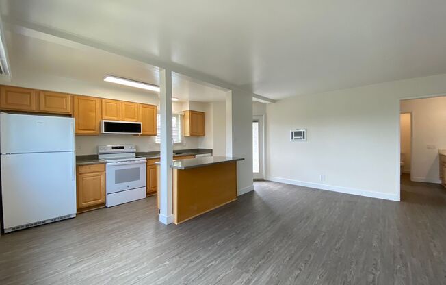 1 bed, 1 bath, 671 sqft, $2,425, Unit E-220