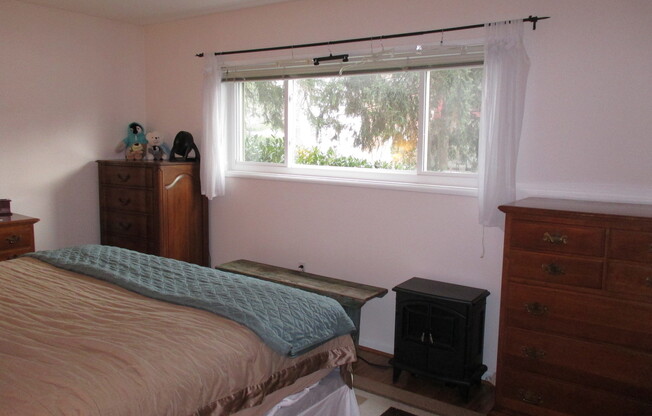 2 beds, 1 bath, $1,925, Unit Unit 102