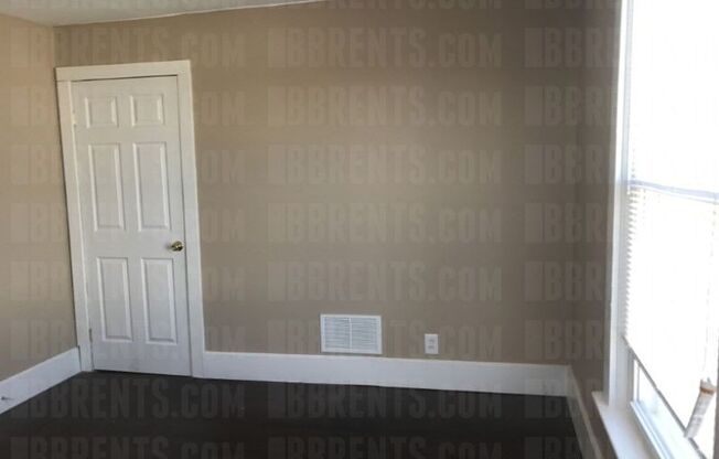 3 beds, 1 bath, $1,295