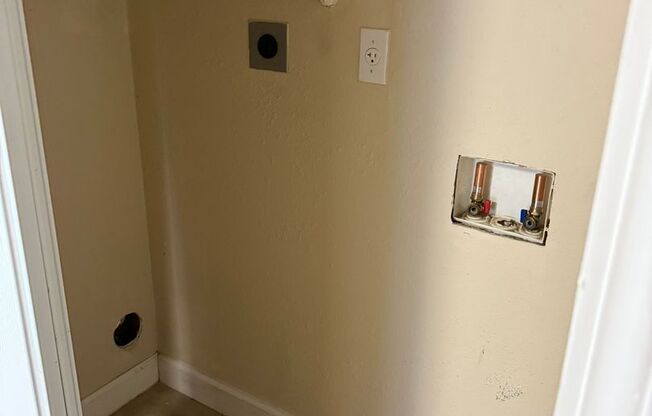 Move in ready 1/1 apartment