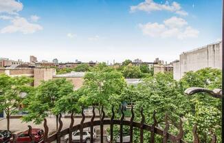 139 W 122 ST