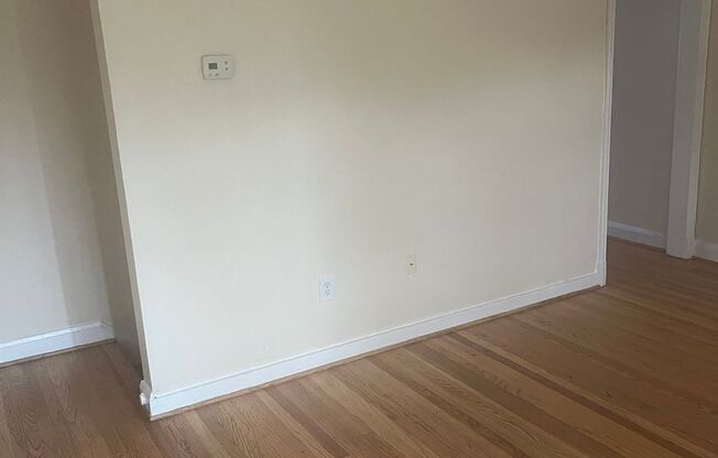 3bed 1.5 Bathroom Townhome located 4353 Robertson Ave