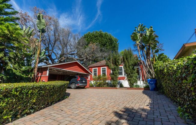 703 Manzanita Avenue