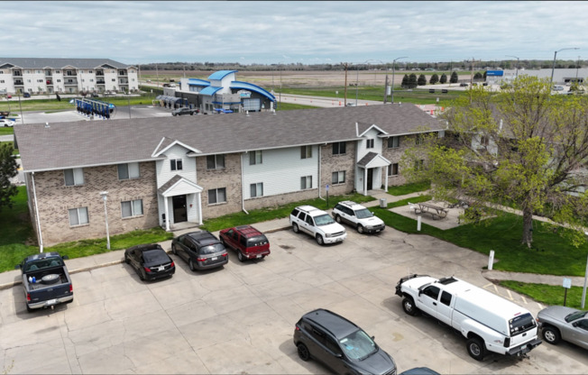 2481 E 5 (Columbus,NE) -Village Apartments
