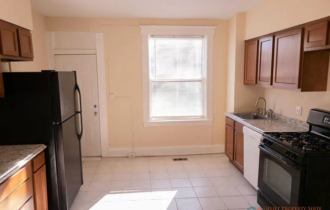 3 beds, 1 bath, $1,500