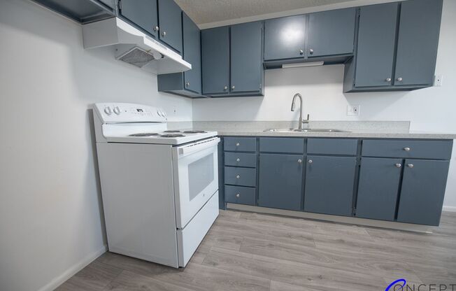 2 beds, 1 bath, 840 sqft, $1,099, Unit 77